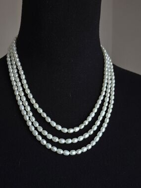 Vintage 925 Sterling Silver Classic 3-Strand White Pearl Necklace